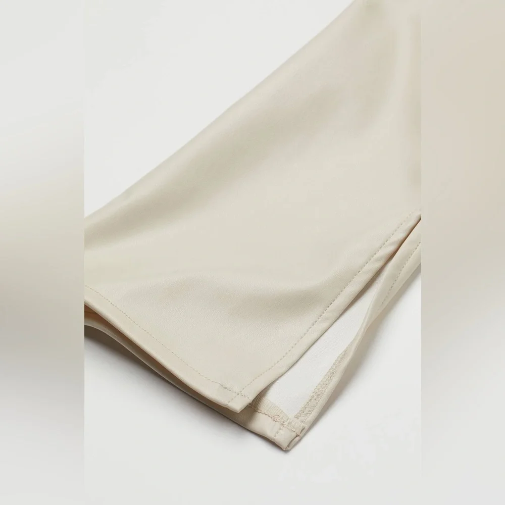 H&M Tiktok Viral Vegan Faux Leather Pull-on Flared Pants in Cream - Size 4 - Picture 3 of 16